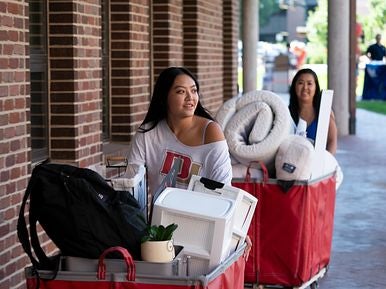 two du students moving in